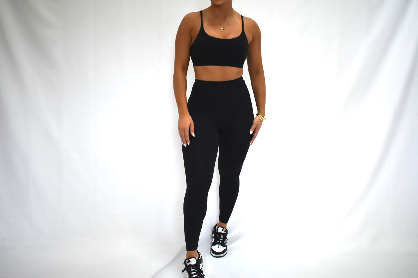 LuxeLull V-Back Bra in Black